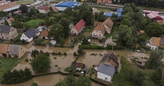 ​Gmina Marcinowice na Dolnym Śląsku podliczyła straty spowodowane ostatnimi ulewami i dwiema powodziami. To około 26 milionów złotych, nie wliczając strat osób prywatnych - podaje wójt. Co dokładnie zniszczyła woda?