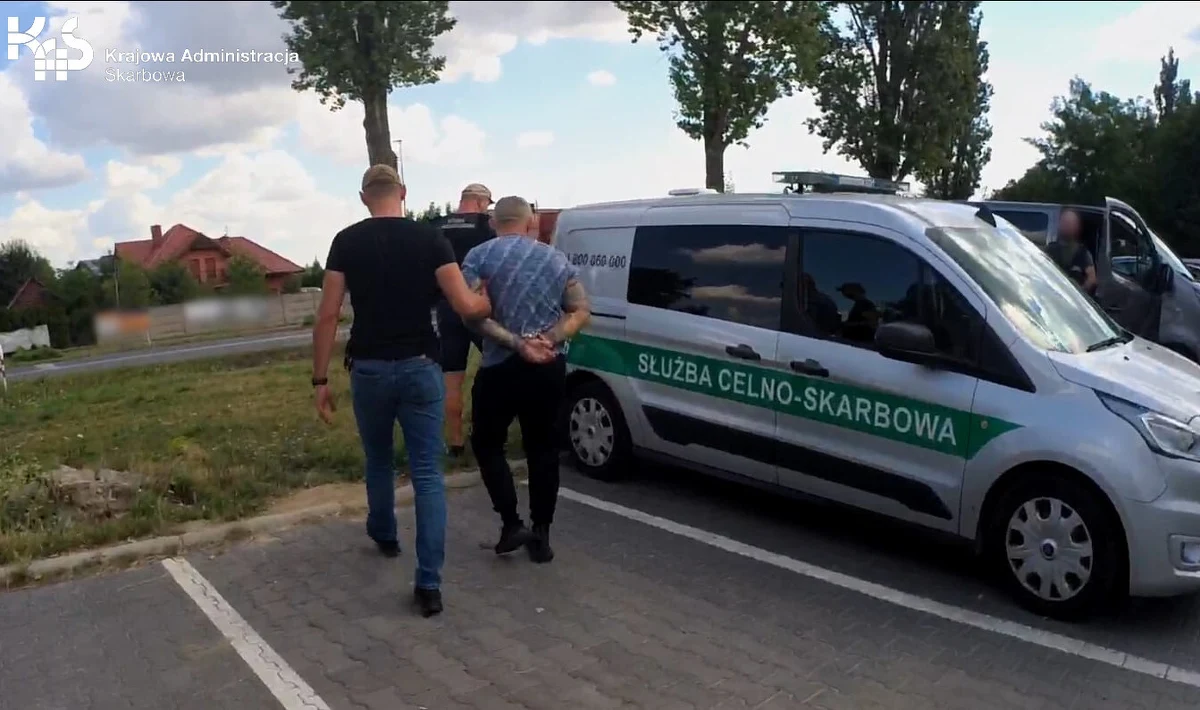 Dolnośląska i opolska Krajowa Administracja Skarbowa (KAS) zlikwidowały grupę przestępczą, zajmującą się nielegalnym hazardem. Zabezpieczono 64 automaty i zatrzymano 5 osób, które usłyszały zarzuty działania w zorganizowanej grupie przestępczej.