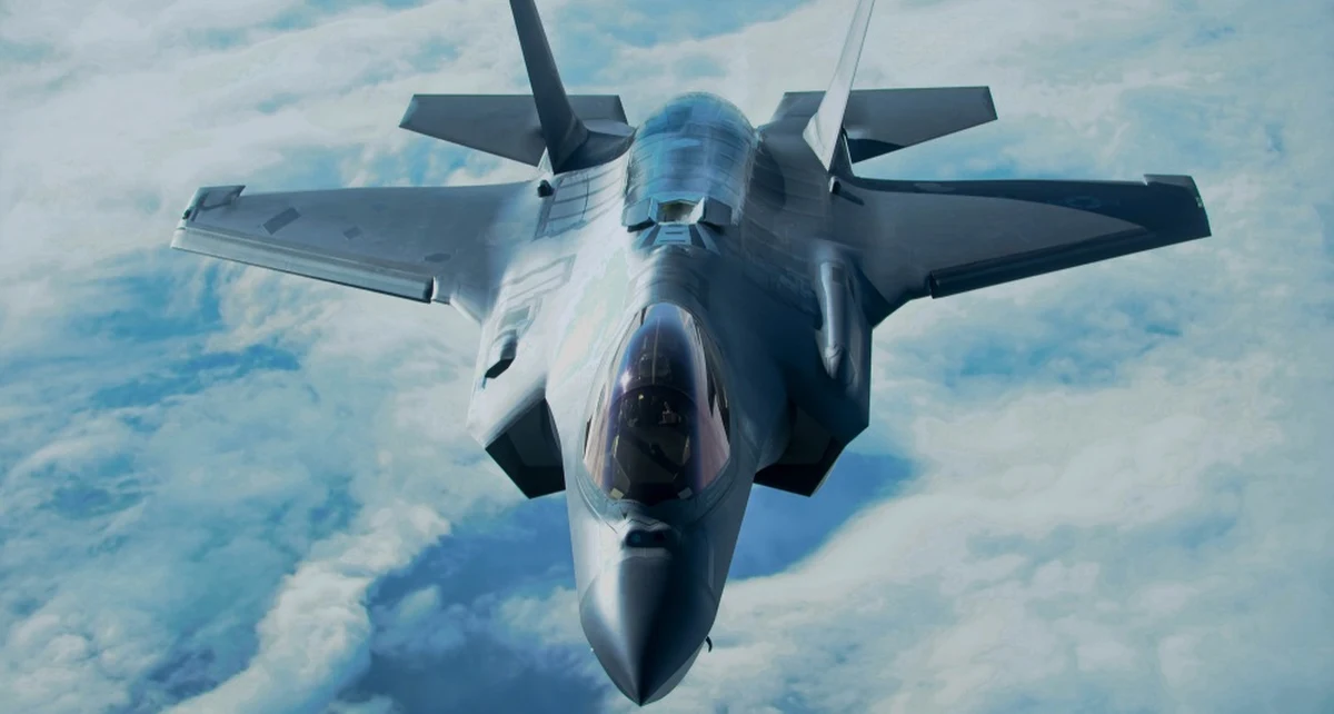 ​Jak poinformował Reuters, powołując się na źródło wtajemniczone w sprawę, Stany Zjednoczone wstrzymały zatwierdzanie nowych myśliwców F-35. Problemem jest jeden z chińskich komponentów. Pentagon musi sprawdzić, czy spełnia on wymagania dotyczące części pochodzących zza granicy.