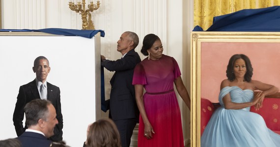 To była uroczystość jakiej dawno w Białym Domu nie było. Były przywódca USA wraz z małżonką odsłonili swoje portrety. Barack i Michelle Obamowie wspólnie po raz pierwszy od zakończenia prezydentury Obamy pojawili się w Białym Domu. 