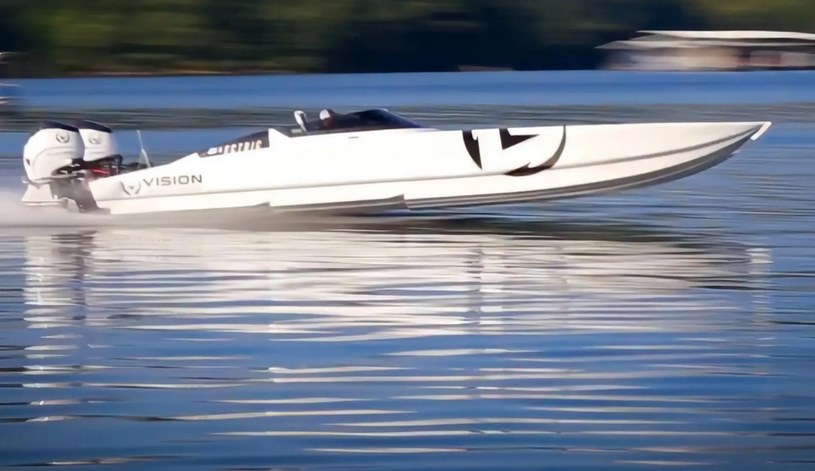 Vision Marine V32, czyli elektryczna łódź zaprojektowana z myślą o jak największej mocy, ustanowiła właśnie nowy rekord świata, mknąc po wodach Lake of the Ozarks z imponującą prędkością 175 km/h. 