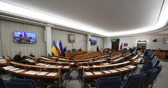 ​Ustawa o wsparciu odbiorców ciepła wraca do Sejmu z senackimi poprawkami. Wśród nich znalazła się m.in. propozycja wykreślenia zapisu znoszącego normy jakości paliw stałych. 