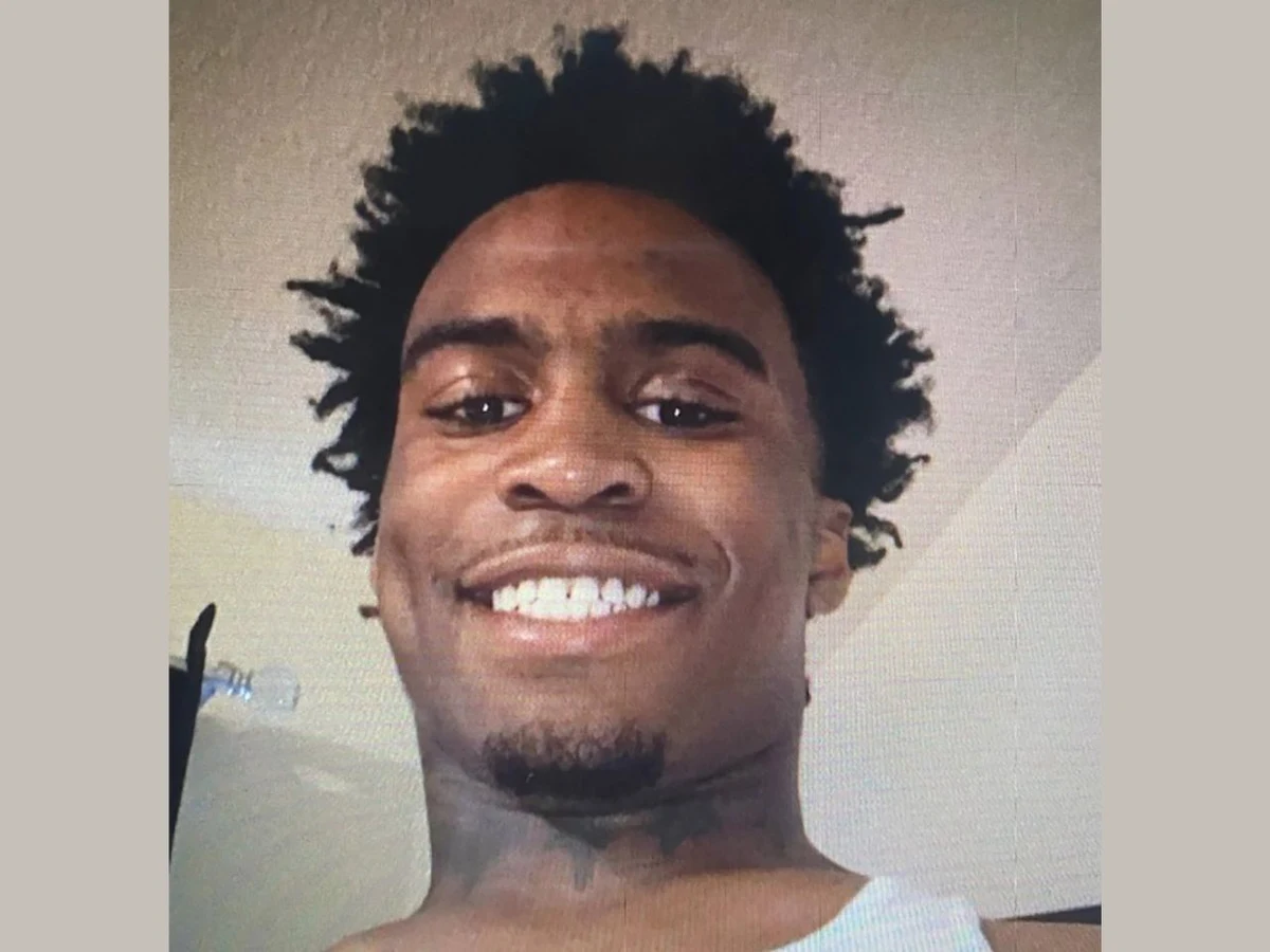 W amerykańskim Memphis we wtorek mężczyzna jeździł po mieście i strzelał do przypadkowych ludzi. Zabił cztery osoby i ranił kolejne trzy. Został zatrzymany.