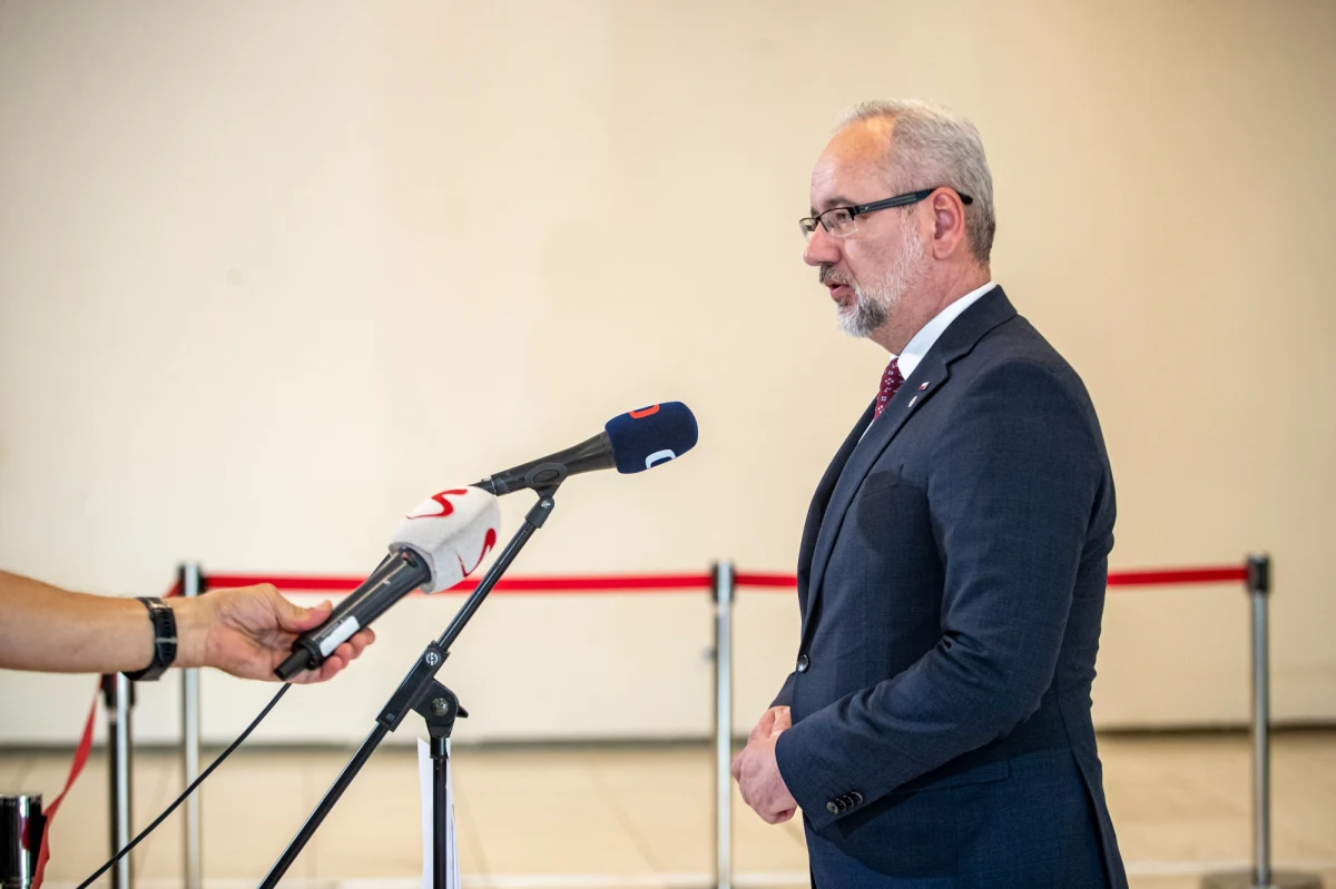 Większe pieniądze dla oddziałów internistycznych – jak dowiedział się reporter RMF FM właśnie taką propozycję rozwiązania problemu szpitali ma przedstawić Adam Niedzielski. Minister zdrowia wystąpi dziś na Forum Ekonomicznym w Karpaczu.