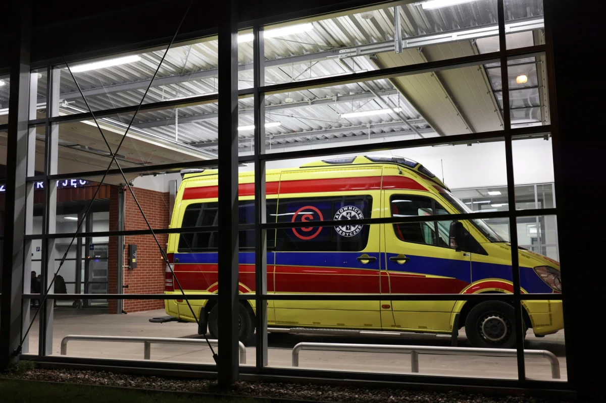 Od października zwiększamy wyceny w nocnej i świątecznej opiece medycznej, izbach przyjęć i ratownictwie. Do szpitali do końca czerwca 2023 r. trafi dodatkowo 1,5 mld zł – zapowiedział minister zdrowia Adam Niedzielski.