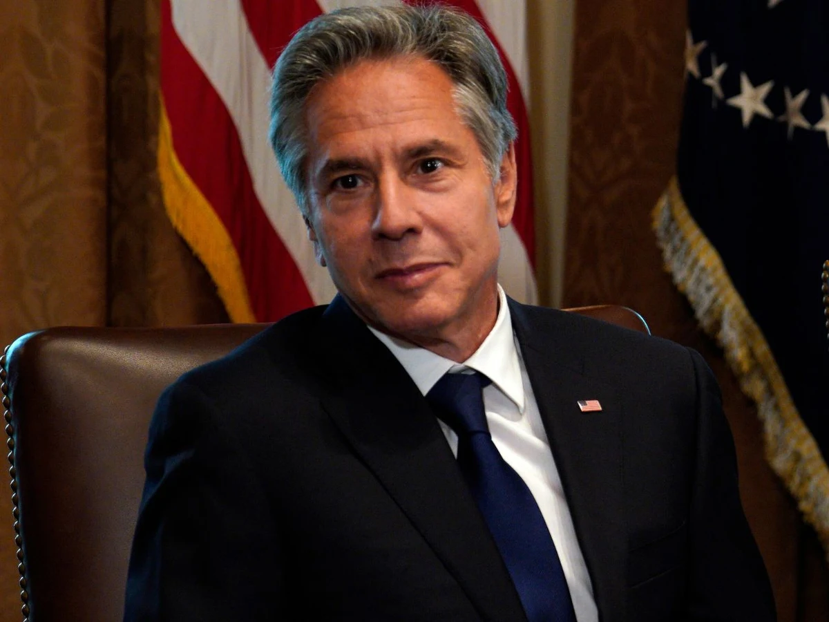 Sekretarz stanu USA Antony Blinken składa w czwartek niezapowiedzianą wcześniej wizytę na Ukrainie – podały media. Według wcześniejszych informacji Blinken ma ogłosić przekazanie dla Ukrainy nowego pakietu pomocy wojskowej.