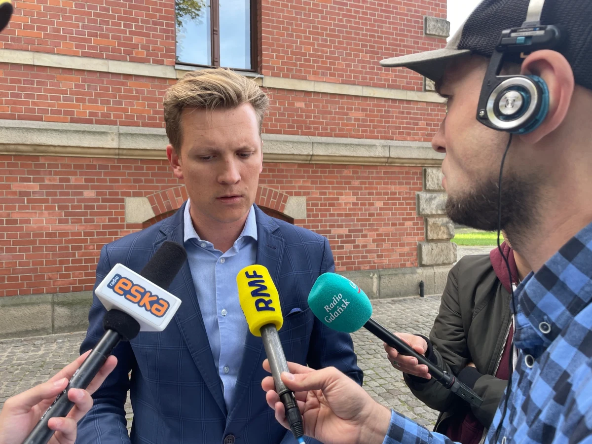 ​Audytu zamówień w biurze prezydent Gdańska Aleksandry Dulkiewicz domagają się radni PiS. Podejrzewają, że miasto faworyzuje jedną z agencji PR w ogłaszanych przez samorząd przetargach. Miasto i agencja uważają zarzuty za bezpodstawne.

 