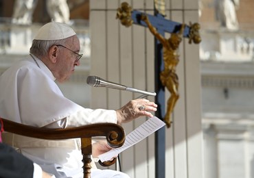 Franciszek po śmierci Elżbiety II: Przyłączam się do wszystkich, którzy opłakują jej stratę