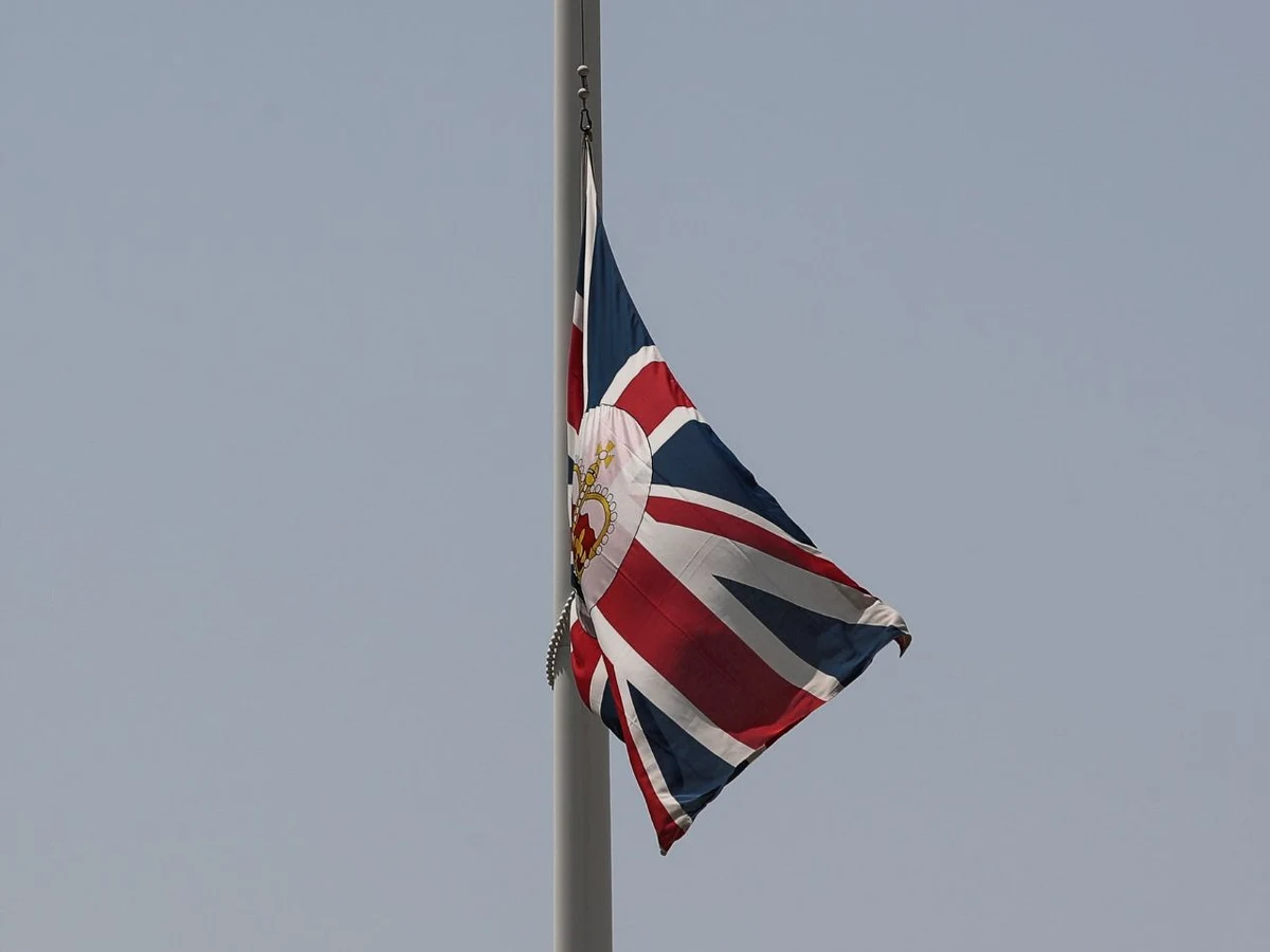 Śmierć królowej Elżbiety II i wstąpienie na tron Karola III skłoniło polityków i aktywistów z byłych brytyjskich kolonii na Karaibach do ponownych apeli o odsunięcie monarchy Wielkiej Brytanii z funkcji nominalnej głowy tych państw oraz wypłacenie przez Londyn reparacji za okres niewolnictwa - powiadomiła w piątek agencja Reutera.