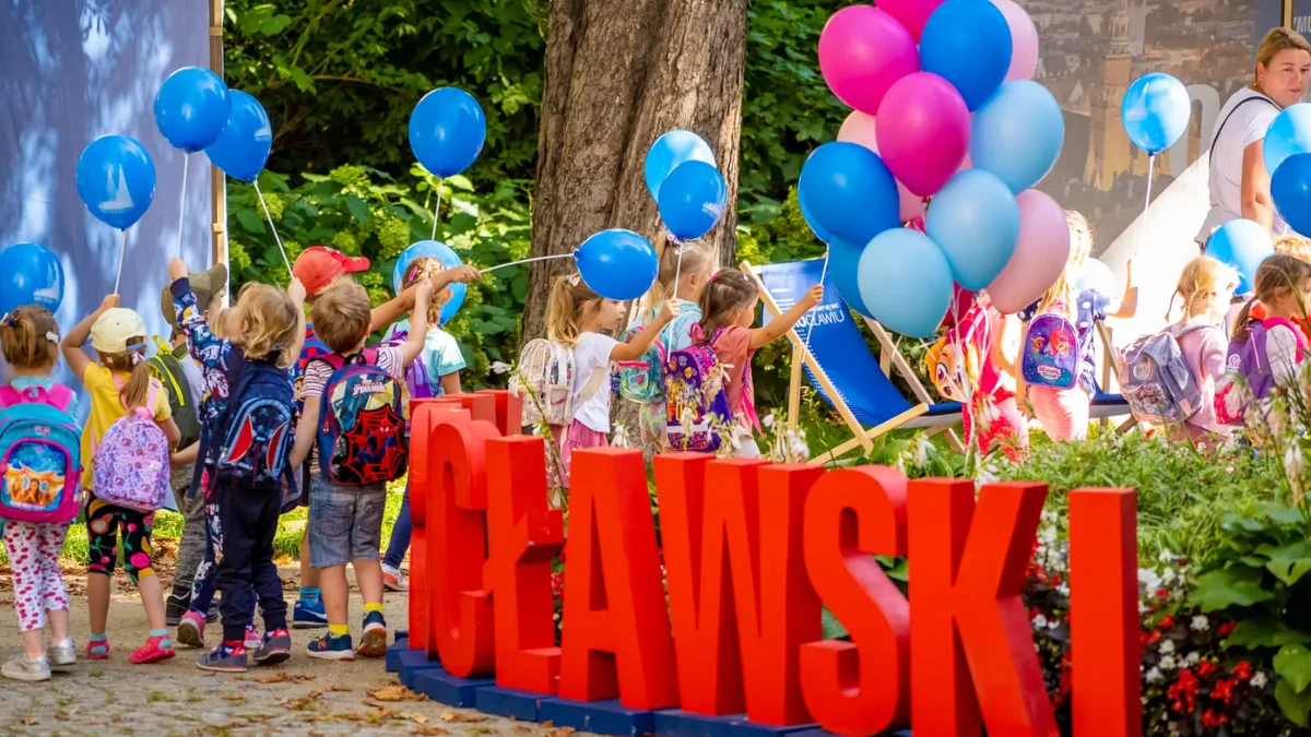 Wrocławski Festiwal Krasnoludków 2022 potrwa od piątku do niedzieli. To jedna z największych imprez we Wrocławiu, skierowana do najmłodszych mieszkańców miasta. W programie: parada, gra miejska, spektakle i silent disco.