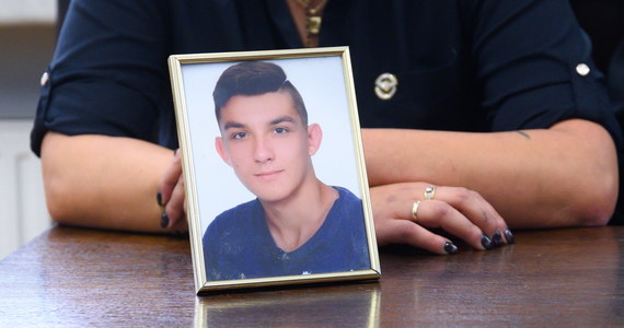 Przed Sądem Okręgowym w Poznaniu rozpoczął się proces Dawida F., oskarżonego o zabójstwo ze szczególnym okrucieństwem 17-letniego Mateusza. Do zbrodni doszło w listopadzie 2021 roku w Gnieźnie.

