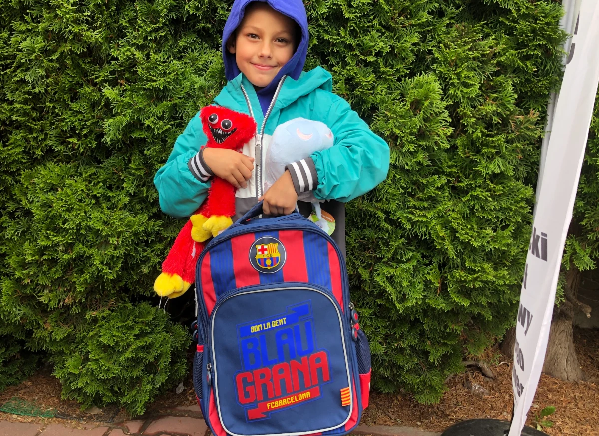 Polski Czerwony Krzyż już po raz 21. rozpoczął akcję "Wyprawka dla żaka". Tysiące plecaków z pełnym wyposażeniem trafi do uczniów zarówno polskich jak i ukraińskich.