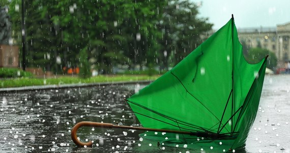 Instytut Meteorologii i Gospodarki Wodnej wydał ostrzeżenia przed silnym deszczem z burzami. Obejmują one Małopolskę, Podkarpacie i województwo śląskie. 