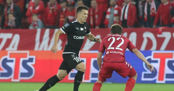 Widzew pokonał w Łodzi Cracovię 2:0 (1:0) w meczu 9. kolejki piłkarskiej Ekstraklasy. Bramki dla gospodarzy zdobyli Dominik Kun i Marek Hanousek. 