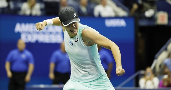 Iga Świątek może w nocy dopisać kolejny punkt do swojej listy sukcesów. Polka po raz pierwszy w karierze powalczy w finale US Open. Dotychczas dwukrotnie triumfowała na kortach Rolanda Garrosa w Paryżu. Teraz na jej drodze do zwycięstwa stanie Tunezyjka Ons Jabeur: „To może być finał bardzo atrakcyjny dla oka. Mamy dwie tenisistki, które potrafią grać bardzo różnorodnie” - podkreśla ekspert Eurosportu Marek Furjan. Początek wielkoszlemowego finału o 22:00.     