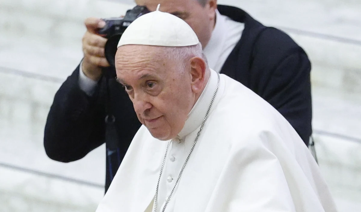 "Historia pokazuje niestety oznaki tego, że się cofa" - powiedział papież Franciszek. W przemówieniu do Papieskiej Akademii Nauk wyraził opinię, że trwa "totalna" wojna światowa. 