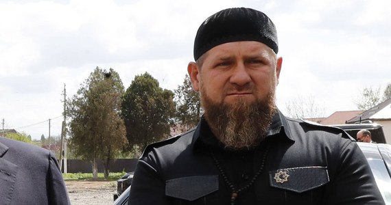 ​Czeczeński przywódca Ramzan Kadyrow skrytykował rosyjskie ministerstwo obrony po tym, jak armia ukraińska wyzwoliła miasta Izium, Kupiańsk i Bałaklija w obwodzie charkowskim. Stwierdził, że popełniono błędy i jak nie będzie zmian, to "będzie musiał udać się do kierownictwa".