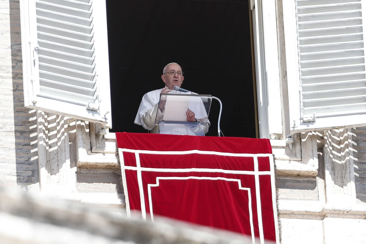 Papież Franciszek wyrusza we wtorek rano do Kazachstanu. Podczas trzydniowej wizyty w stolicy tego kraju, Nur-Sułtanie, weźmie udział w VII Kongresie Przywódców Religii Światowych i Tradycyjnych. Odprawi też mszę dla co najmniej 10 tys. osób; będą wśród nich przedstawiciele polskiej społeczności. Papież nazwał swą podróż "pielgrzymką pokoju".
