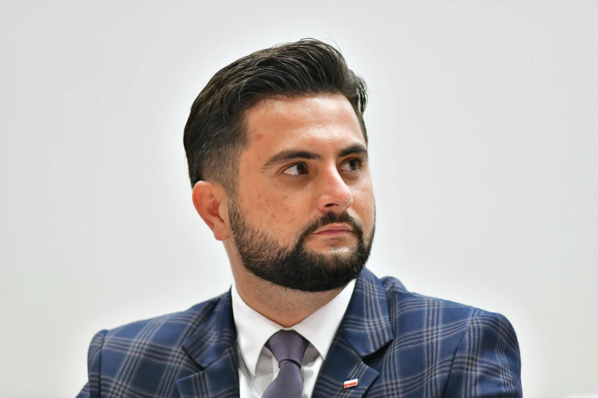 Norbert Kaczmarczyk, wiceminister rolnictwa i rozwoju wsi, ma jeszcze dziś stracić stanowisko. O dymisji polityka, o którym zrobiło się głośno po wystawnym weselu oraz po niejasnościach wokół jego majątku, zdecydowało wczoraj Prezydium Komitetu Politycznego PiS.