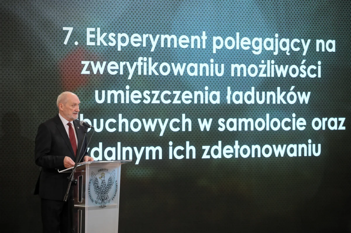 Zarzuty i pseudoargumenty przedstawione przez stację TVN są fałszywe i prezentują rosyjski punt widzenia, wprowadzając w błąd polską opinię publiczną - czytamy w przesłanym PAP oświadczeniu Podkomisji ds. Ponownego Zbadania Wypadku Lotniczego w związku z emisją programu "Czarno na białym" w TVN24.