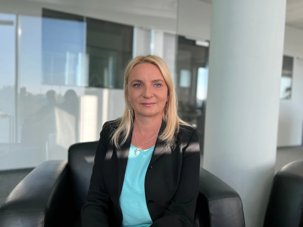 W czasie Porannej rozmowy w RMF FM minister do spraw integracji społecznej Agnieszka Ścigaj tłumaczyła, czym zajmuje się w rządzie. „Nagle do nas dopłynęło wiele ludzi, którzy potrzebują włączenia i integracji społecznej. Trzeba myśleć ponad resortami. Trzeba im dać mieszkanie, pracę, edukację. Te rzeczy do tej pory były w różnych resortach” – powiedziała.