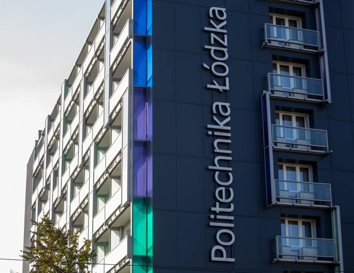 Od dziś do jutra na Politechnice Łódzkiej działa Salon Maturzystów Perspektywy 2022. To dwudniowe wydarzenie jest bardzo pomocne dla uczniów myślących o studiach. Tym razem stoiska poszczególnych wydziałów znajdują się w Zatoce Sportu w Łodzi.