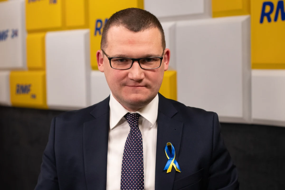 Propozycja Prawa i Sprawiedliwości jest taka, żeby kadencję samorządu przesunąć do 30 kwietnia 2024 r; najbardziej prawdopodobny termin tych wyborów to 7 lub 14 kwietnia – powiedział w środę w rozmowie 7 pytań o 7:07 w radiu RMF24 wiceszef MSWiA Paweł Szefernaker.