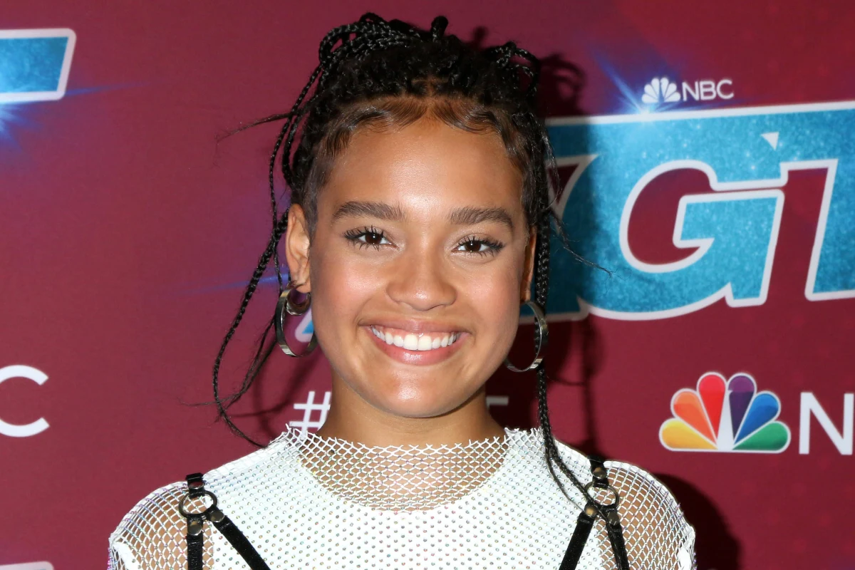 14-letnia Polka Sara James zachwyciła w wielkim finale "America's Got Talent". W Kalifornii zmierzyła się z 10 innymi grupami lub artystami, którzy w poprzednich etapach również zachwycili widownie oraz jurorów swoimi umiejętnościami.