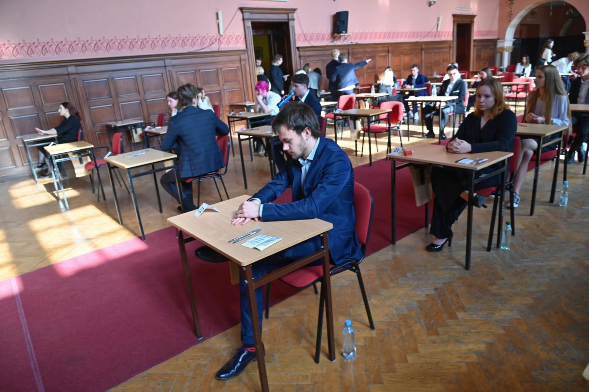 Maturzyści złożyli w tym roku wnioski o wgląd do ponad 30,4 tys. ocenionych arkuszy egzaminacyjnych. Najczęściej z języka polskiego na poziomie podstawowym, z matematyki na poziomie podstawowym, biologii, chemii i z polskiego na poziomie rozszerzonym – przekazała CKE.