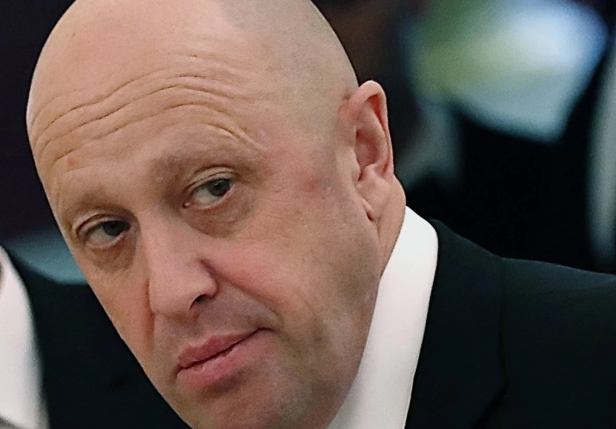 Jewgienij Prigożyn, określany przez media jako "kucharz Putina", osobiście rekrutuje więźniów w Rosji do walk w wojnie w Ukrainie - informuje portal Mediazona, powołując się na nagranie opublikowane w mediach społecznościowych.