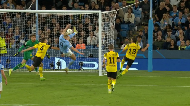 Manchester City - Dortmund. Liga Mistrzów:

Erling Haaland spektakularnym strzałem sprawia, że piła trzepocze w siatce. Ależ gol!

W 84. minucie zmiana wynik spotkania na 2-1.

KLIKNIJ TUTAJ I ZOBACZ NAJCIEKAWSZE TREŚCI ZWIĄZANE Z LIGĄ MISTRZÓW

Obserwuj Interię Sport i bądź na bieżąco!
 