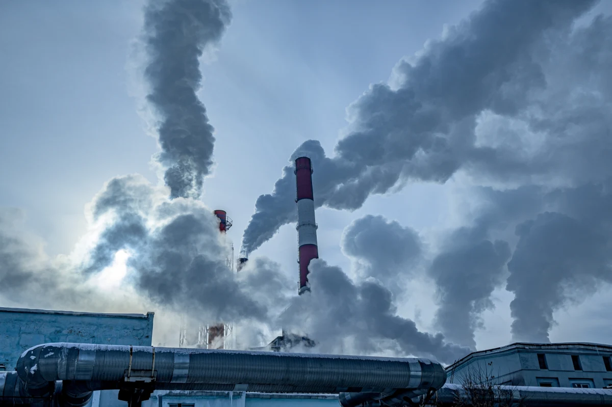 Amerykański zespół znalazł sposób na 100 proc. zamianę dwutlenku węgla w etylen - cenny surowiec dla wielu technologii. Wytwarza się z niego plastik i różnego rodzaju związki chemiczne.