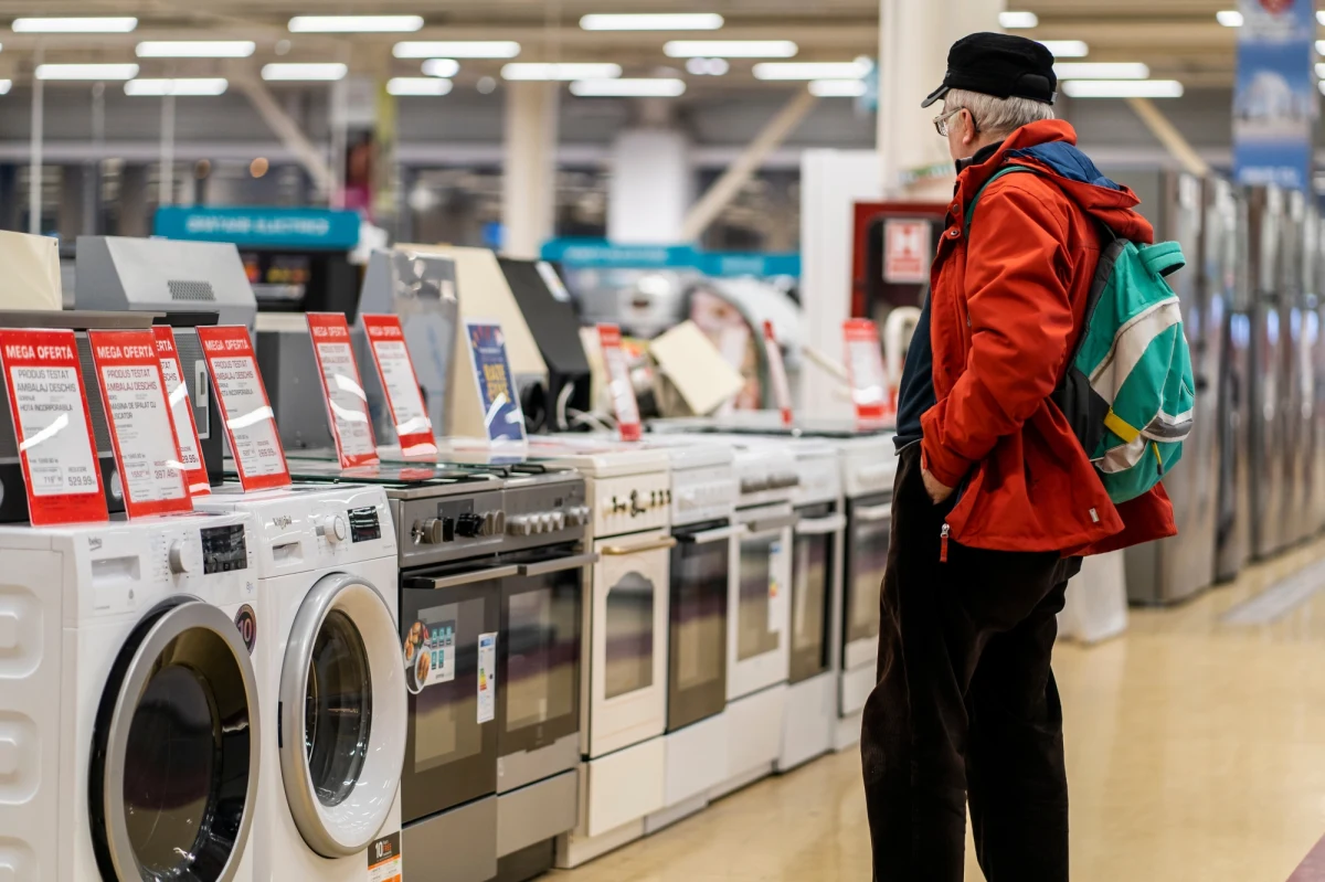 Cena prądu będzie zamrożona dla gospodarstw, które zużyją nie więcej niż 2 tys. kWh rocznie planuje rząd. Ci, którzy ograniczą pobór, będą mogli liczyć na dodatkową 10 proc. bonifikatę - pisze "Dziennik Gazeta Prawna".
