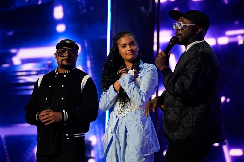 Sara James wystąpiła z Black Eyed Peas podczas gali ogłoszenia wyników "Mam Talent". Grupa wykonała razem z 14-letnią Polką utwór "Let's Get The Started"!