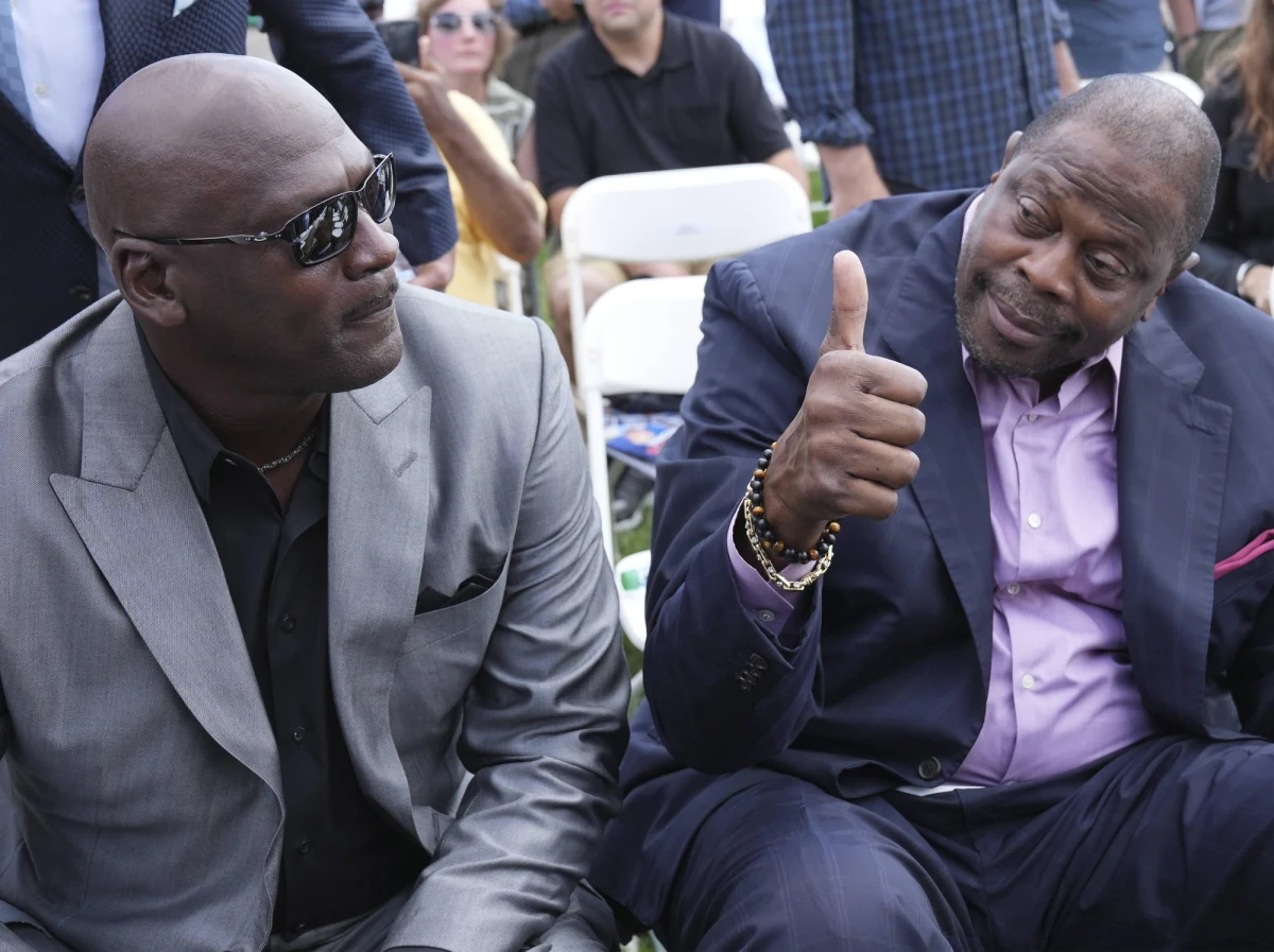 Wystawiona na aukcję pamiątkowa koszulka, należąca do legendy NBA Michaela Jordana, może zostać najdroższą koszulką koszykarską w historii. Musi "tylko" przekroczyć kwotę 3,7 mln dolarów. 