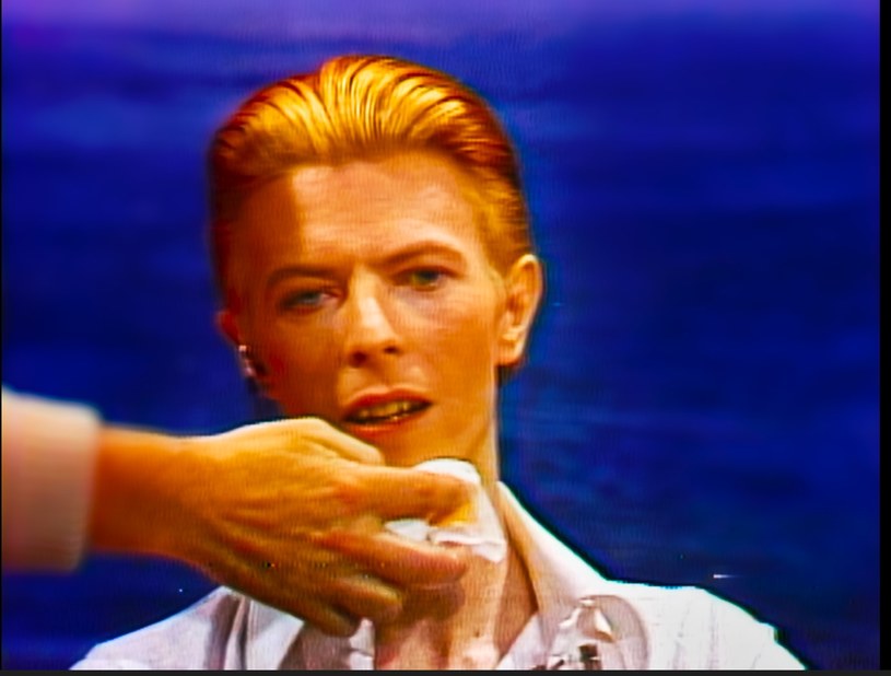 25 listopada na ekrany polskich kin trafi dokumentalny film "Moonage Daydream", który przybliży geniusz jednego z najbardziej wpływowych artystów naszych czasów - Davida Bowiego.
