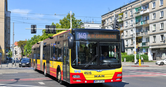 W najbliższych dniach wprowadzone zostaną zmiany w komunikacji miejskiej w związku z wymianą rozjazdów tramwajowych przy moście Zwierzynieckim oraz remontem ulicy Jarnołtowskiej. Sprawdź szczegóły.