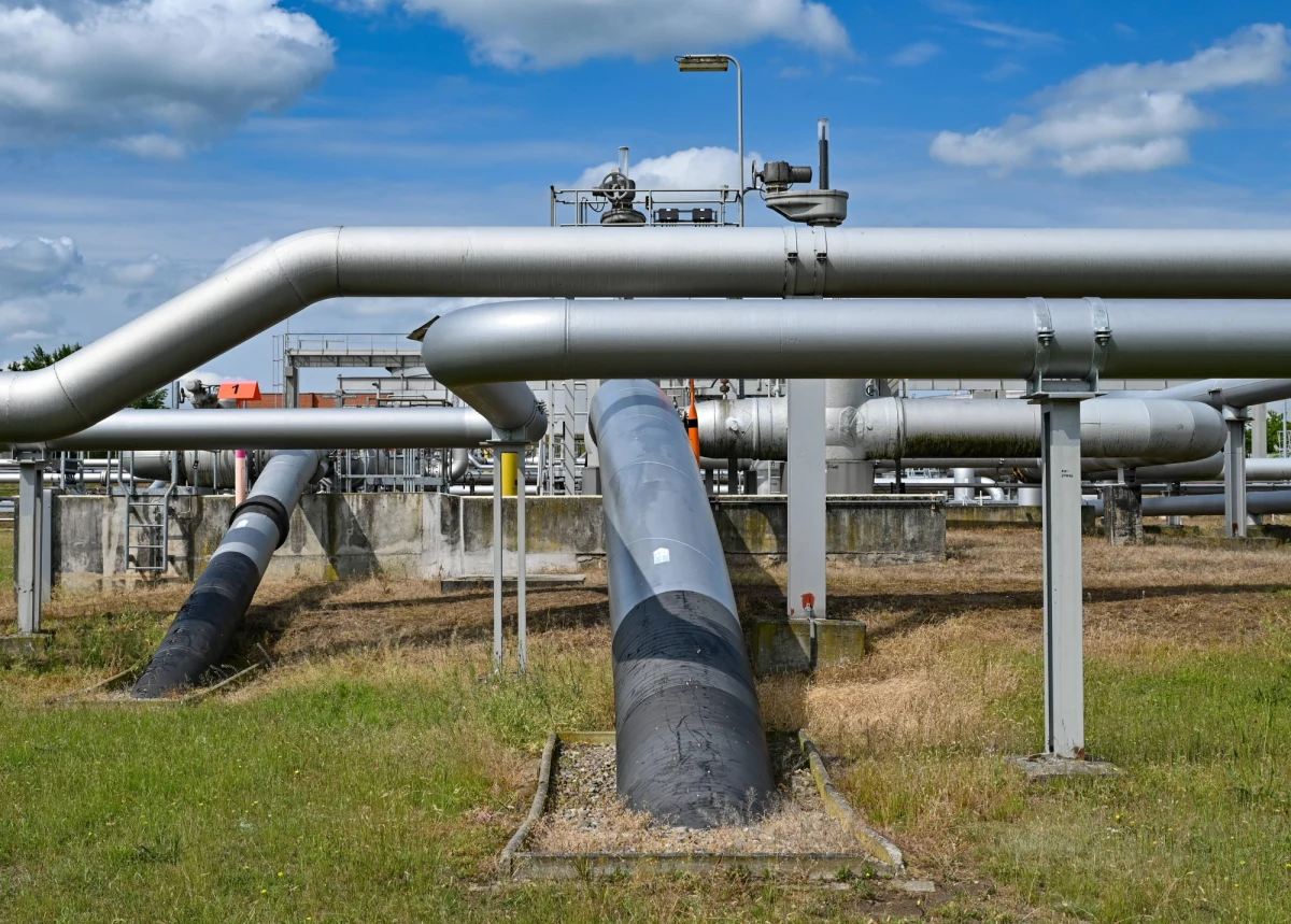 PKN Orlen rozpoczął rozmowy o zakupie niemieckiej rafinerii Schwedt. Chodzi o zakłady należące do tej pory do rosyjskiego Rosnieftu, które rząd w Berlinie postanowił znacjonalizować. 