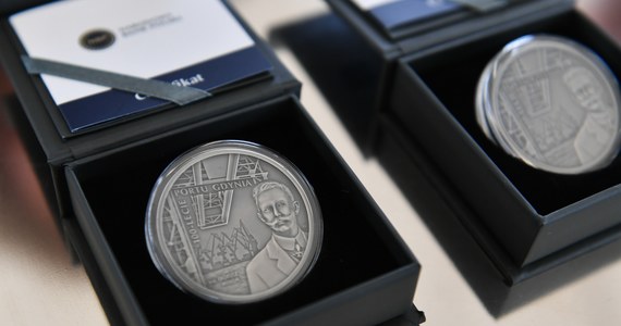 Narodowy Bank Polski wyemitował srebrną kolekcjonerską monetę na 100-lecie Portu Gdynia. Ma ona nominał 20 zł. Widnieje na niej popiersie Tadeusza Wendy oraz plan gdyńskiego portu. 