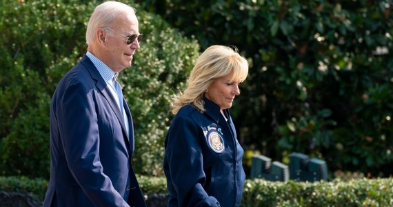 Prezydent USA Joe Biden i jego żona Jill Biden przybyli do Wielkiej Brytanii na pogrzeb królowej Elżbiety II. Jak poinformowała agencja AFP,  prezydencki samolot  Air Force One wylądował w sobotę późnym wieczorem na lotnisku Stansted pod Londynem.