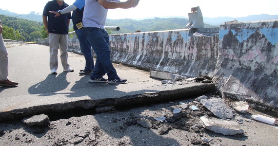 ​Trzęsienie ziemi o magnitudzie 7,2 (według amerykańskich służb geologicznych) nawiedziło w niedzielę położony na wschodzie Tajwanu powiat Taitung. Jest to już drugi tak silny wstrząs w ciągu ostatnich 24 godzin.