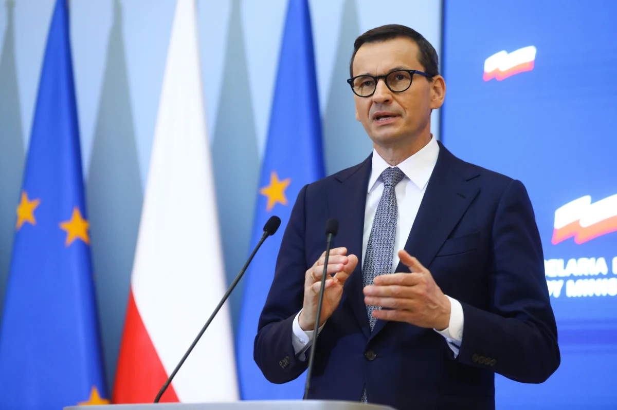 "Polska będzie z całą mocą przeciwstawiała się jakimkolwiek działaniom instytucji europejskich, które mają zamiar w sposób nieuprawniony pozbawić środków jakiekolwiek kraje członkowskie, w tym przypadku w szczególności Węgry" – powiedział premier Mateusz Morawiecki podczas uroczystości w Kamienicy (małopolskie).