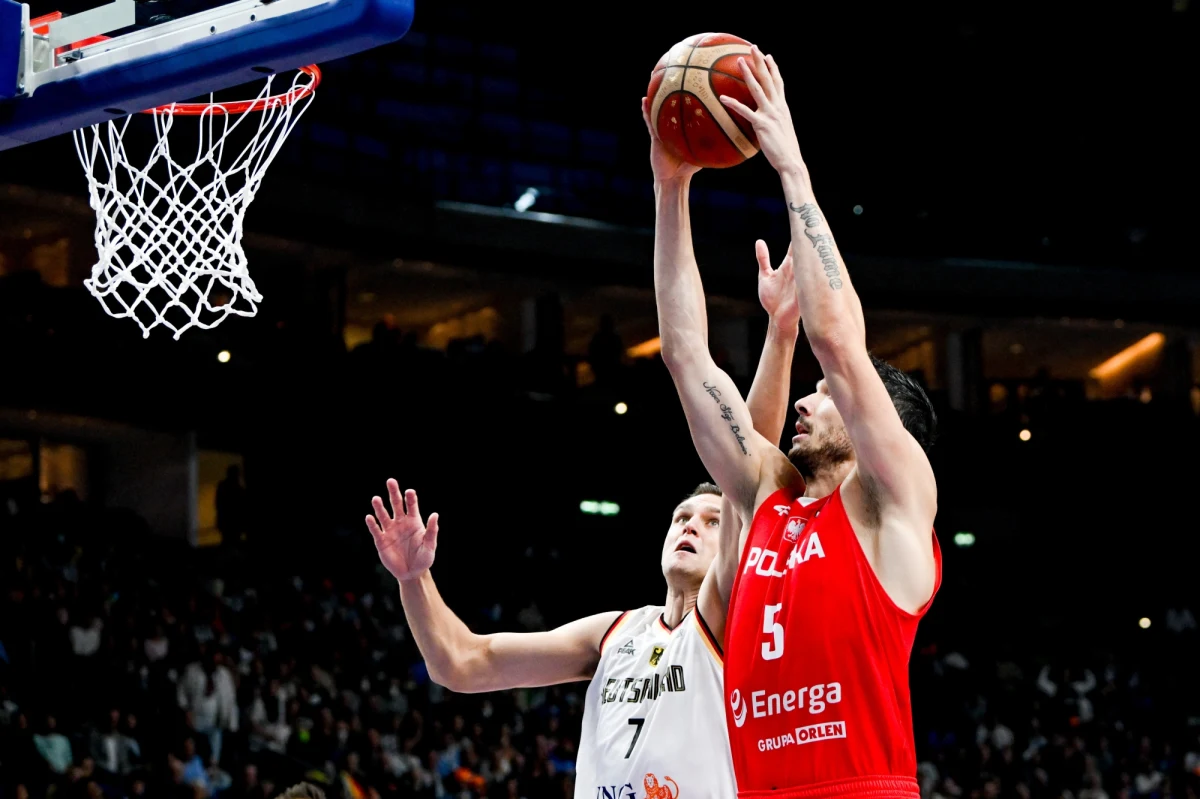 Polscy koszykarze dzielnie walczyli w meczu o 3. miejsce mistrzostw Europy, ale ostatecznie przegrali spotkanie z Niemcami. Biało-czerwoni kończą turniej jako czwarta drużyna Europy, co jest najlepszym wynikiem od lat. 