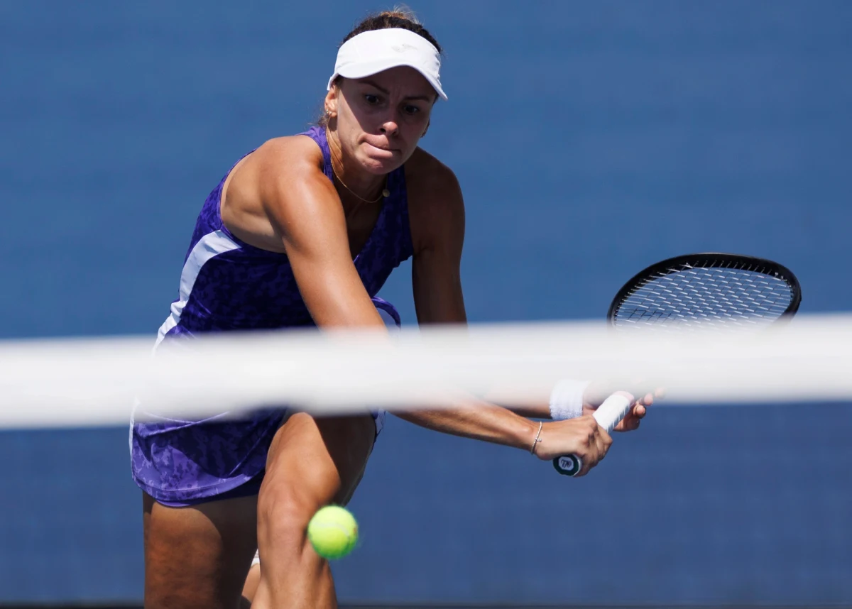 Rozstawiona z numerem trzecim Magda Linette przegrała z Lindą Fruhvirtovą 6:4, 3:6, 4:6 w finale turnieju WTA w Chennai w Indiach. To pierwszy tytuł w karierze 17-letniej czeskiej tenisistki.