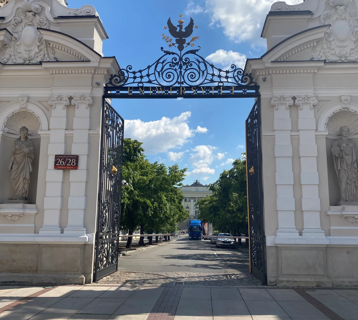 Nie tylko udział w zajęciach, ale też w radach pedagogicznych i wycieczkach szkolnych – to założenia pilotażowego programu dla studentów kierunków pedagogicznych w Warszawie. Dzięki porozumieniu miasta i Uniwersytetu Warszawskiego, z praktyk skorzysta dwustu studentów.