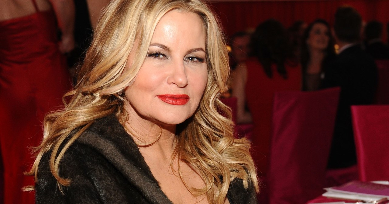 Jennifer Coolidge: Gwiazda hity HBO poprawiała urodę? - Świat Seriali w  INTERIA.PL