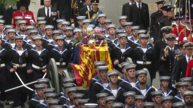 Wielka Brytania i cały świat żyją pogrzebem królowej Elżbiety II. Na uroczystość przybyła cała rodzina królewska oraz przywódcy i zwykli ludzie. 