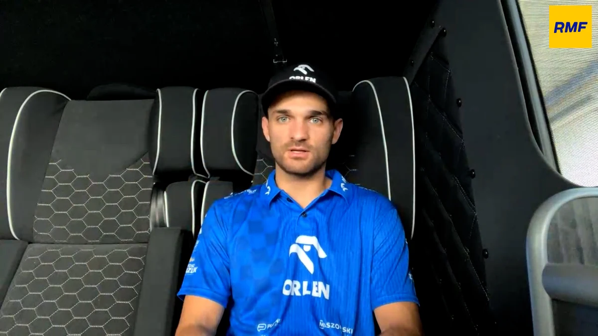 Bartosz Zmarzlik po raz trzeci w karierze wywalczył tytuł żużlowego mistrza świata. 27-latek jest najmłodszym żużlowcem w historii, który tego dokonał. Polak zapewnił sobie tytuł dzięki zwycięstwu w Grand Prix w szwedzkiej Malilli, które było przedostatnią rundą. "W ostatnich czterech latach wszystko rozstrzygało się w czasie ostatniej rundy w Toruniu. Z tego powodu ostatnie dni i tygodnie przed tym startem były trudne" - mówi Zmarzlik. O końcówce sezonu ligowego, a także ostatniej rundzie mistrzostw świata w Toruniu oraz o współpracy z rodziną na torze ze świeżo upieczonym trzykrotnym mistrzem świata na żużlu rozmawiał Wojciech Marczyk z redakcji sportowej RMF FM.