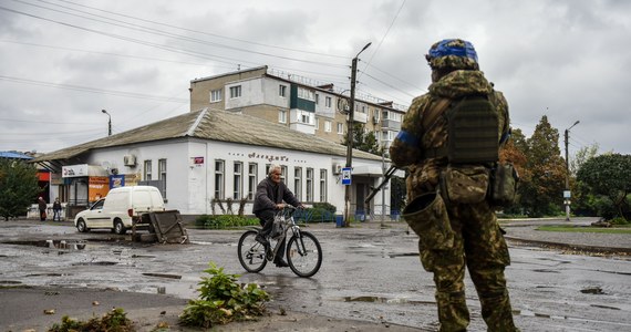 Rosja straciła pełną kontrolę na regionem ługańskim. Wojska ukraińskie wkroczyły kilka dni temu do niewielkiej miejscowości Biłohoriwka pod Lisiczańskiem. Jak zauważają zagraniczne media: mała wieś – symbolika zwycięstwa ogromna. 