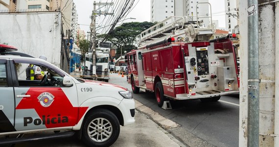 Co najmniej dziewięć osób zginęło po tym, jak w miejscowości Itapecerica da Serra w brazylijskim stanie São Paulo zawaliła się część magazynu. Do zdarzenia doszło podczas wizyty dwóch kandydatów do brazylijskiego Kongresu Narodowego - podał Reuters.